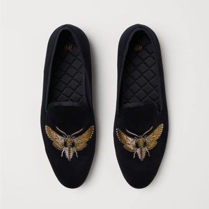 H&M Black Velour/Velvet Smoking Slippers Loafers w/ Gold Bee Embroidery Size 8.5